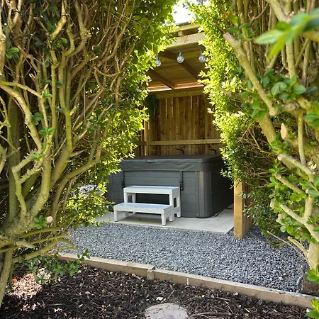 Holiday home Fernlea Luxury Shepherds Hut - Sleeps 2 & Hot Tub